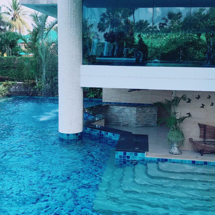 Luxurious Beachfront Pattaya Extérieur photo
