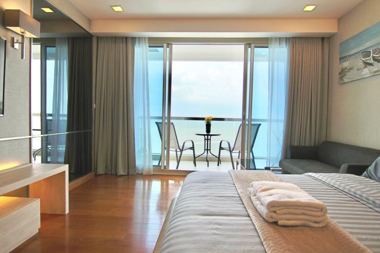 Luxurious Beachfront Pattaya Extérieur photo