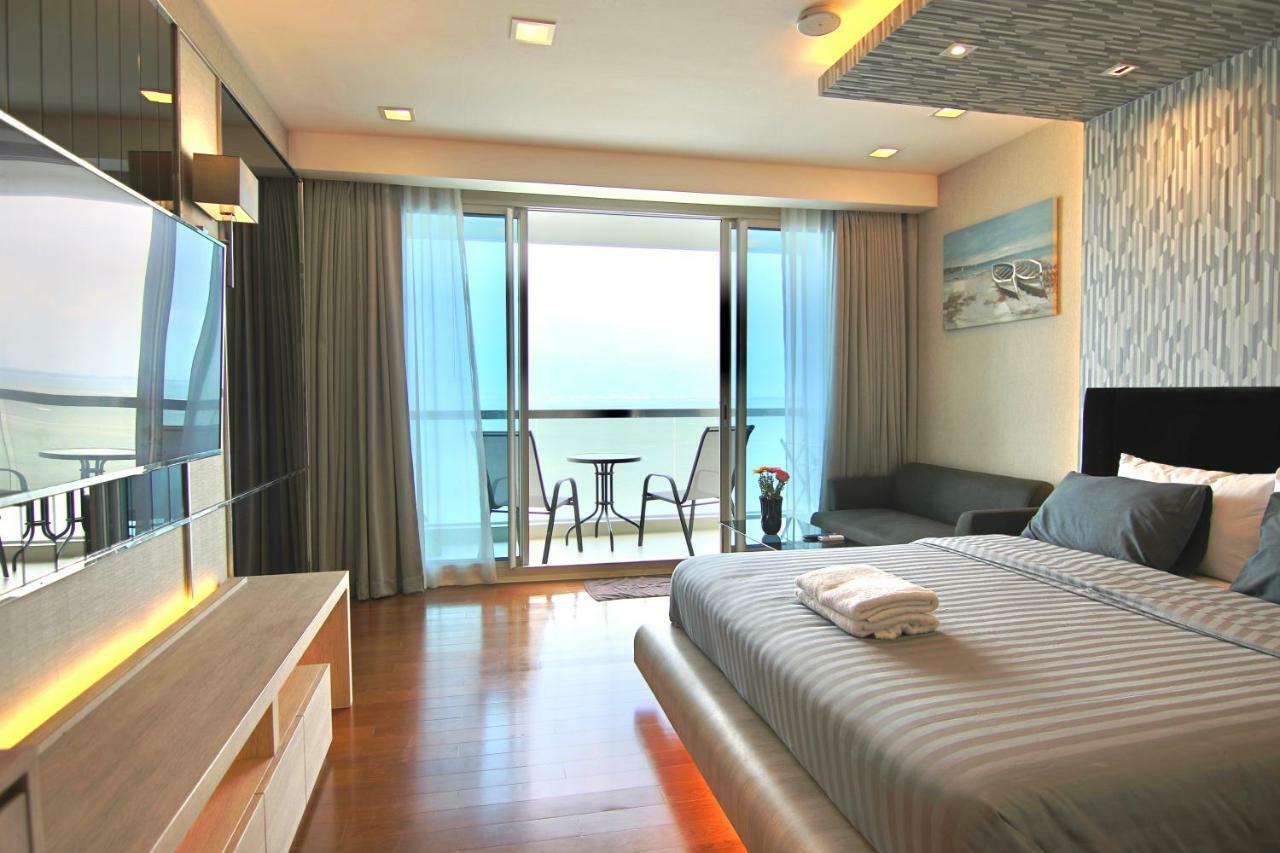 Luxurious Beachfront Pattaya Extérieur photo