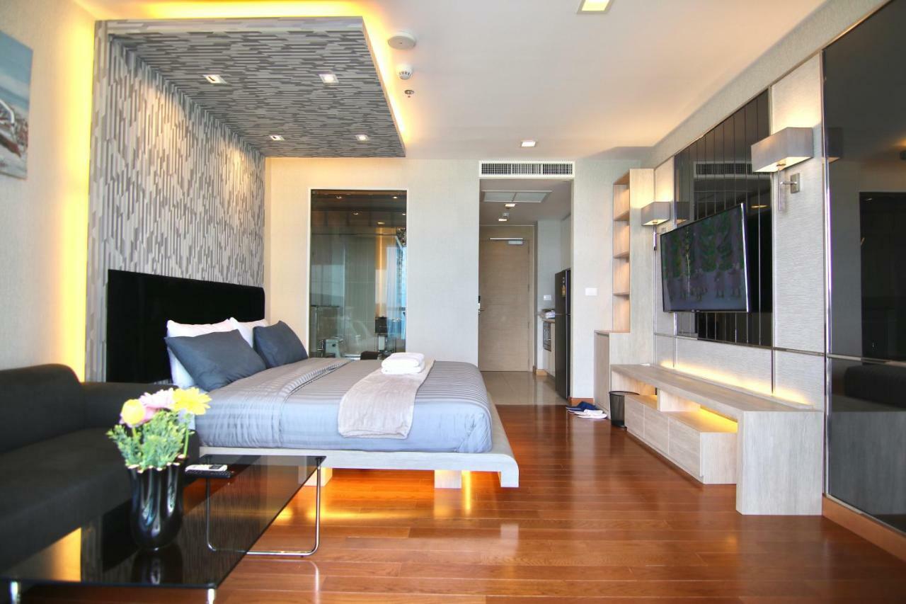 Luxurious Beachfront Pattaya Extérieur photo